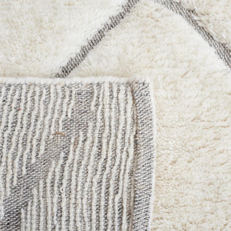 SAFAVIEH Handmade Kenya Antina Moroccan Boho Wool Rug
