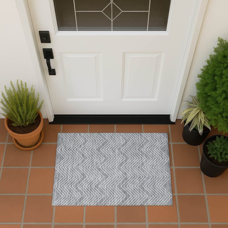 Machine Washable Indoor/ Outdoor Modern Chevron Chantille Rug - Gray - 1'8" x 2'6"