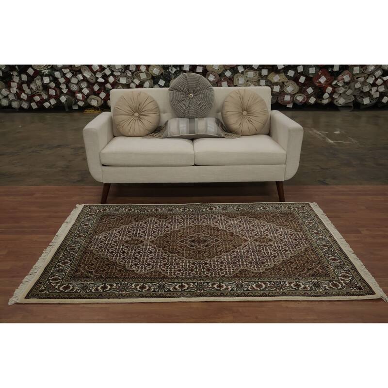Hand Knotted Oriental 100% Wool Carpet Traditional Floral Beige & Ivories Tabriz-Mahi Area Rug - 6' 0'' X 4' 0''