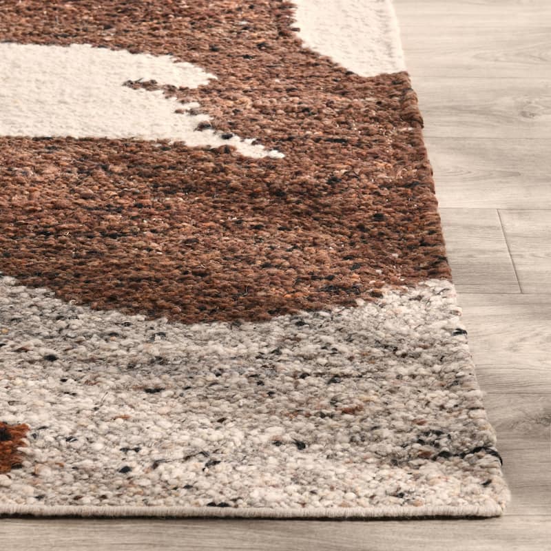 Villa by Classic Home Hesperia Hand Woven Wool Rug