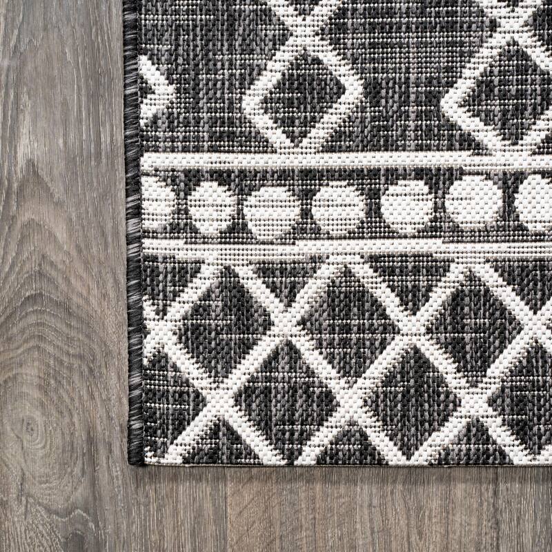JONATHAN Y Nokat Tribal Bohemian Indoor/Outdoor Area Rug