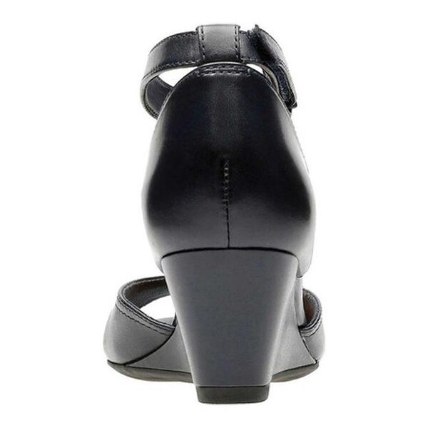 clarks women's flores raye wedge sandal