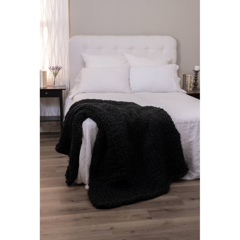 Hannelle Acrylic Wool Blend Chunky Knit Throw Blanket