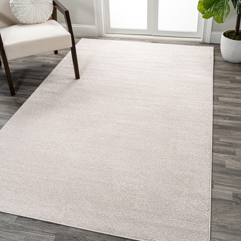 JONATHAN Y Tumbling Solid Low-Pile Area Rug - 6 X 9 - Ivory