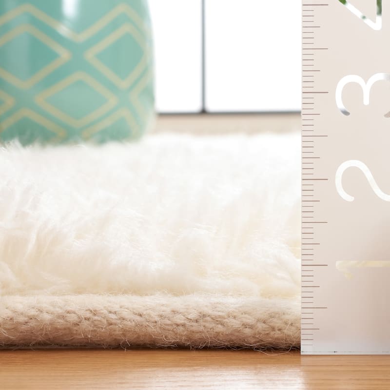 SAFAVIEH Handmade Casablanca Ninell Shag Wool Rug