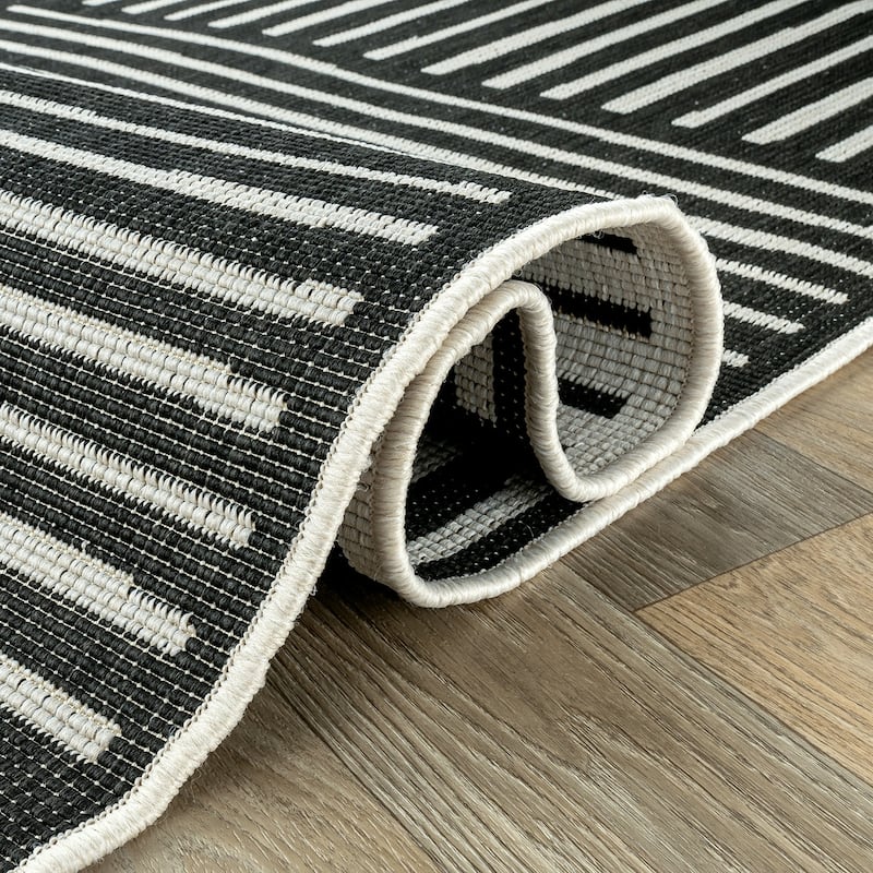 World Rug Gallery Contemporary Stripe Weather Resistant Reversible Indoor/Outdoor Area Rug