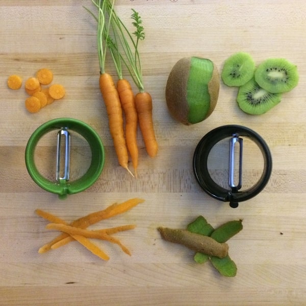 Rachael Ray Tools and Gadgets Nylon veg-a-peel Fruit/Vegetable Brush and  Peeler, Marine Blue
