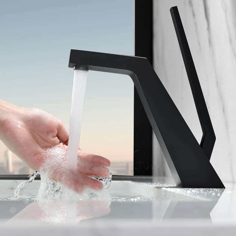 Solid Brass Single-handle Bathroom Vanity Sink Faucet