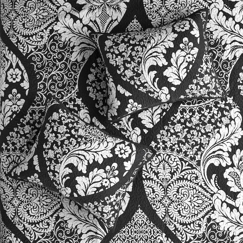Madison Park Marcella 6 Piece Printed Cotton Quilt Set with Throw Pillows