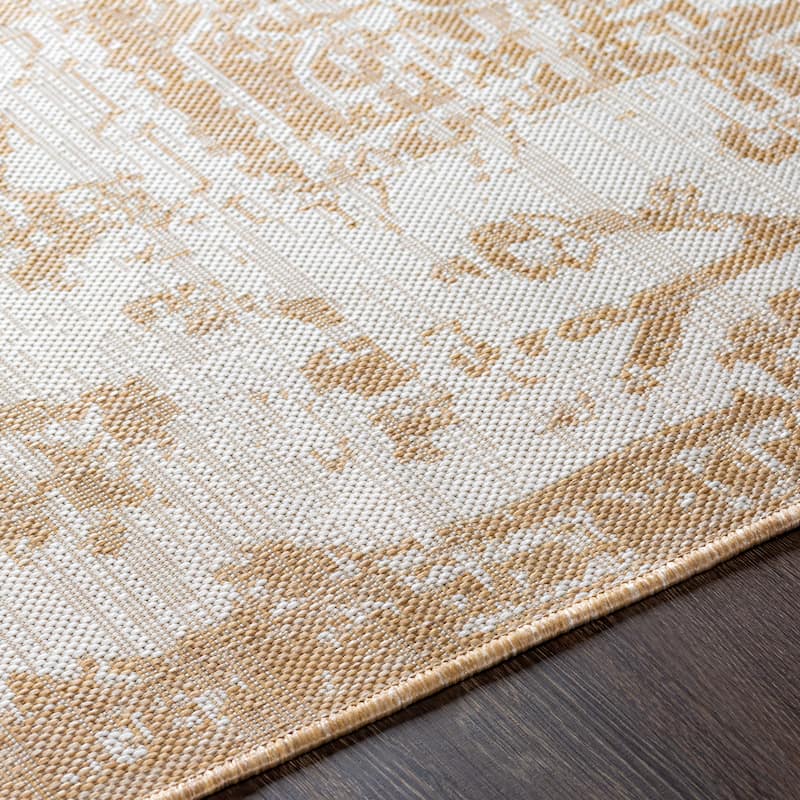 Livabliss Andell Indoor/ Outdoor Vintage Medallion Area Rug