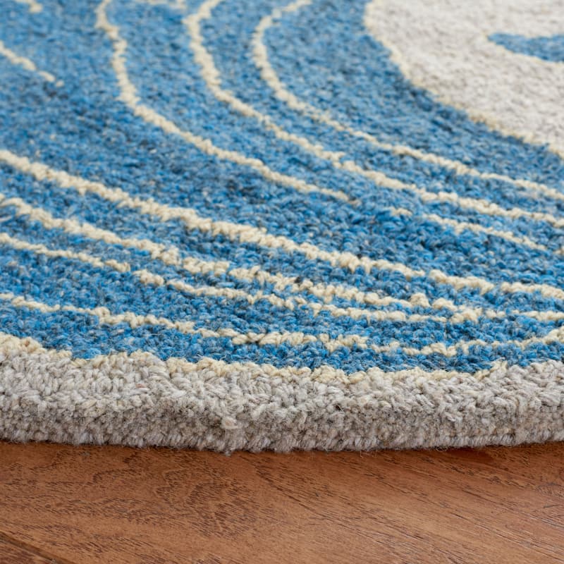 SAFAVIEH Handmade Abstract Chloi Floral Wool Rug