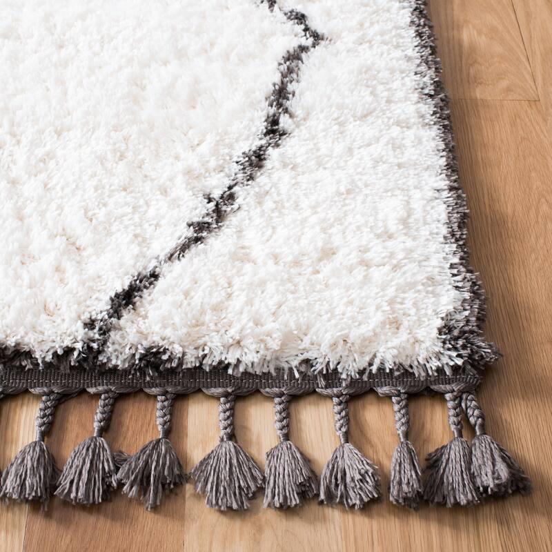 SAFAVIEH Carmella Harry Shag Trellis Polyester Rug