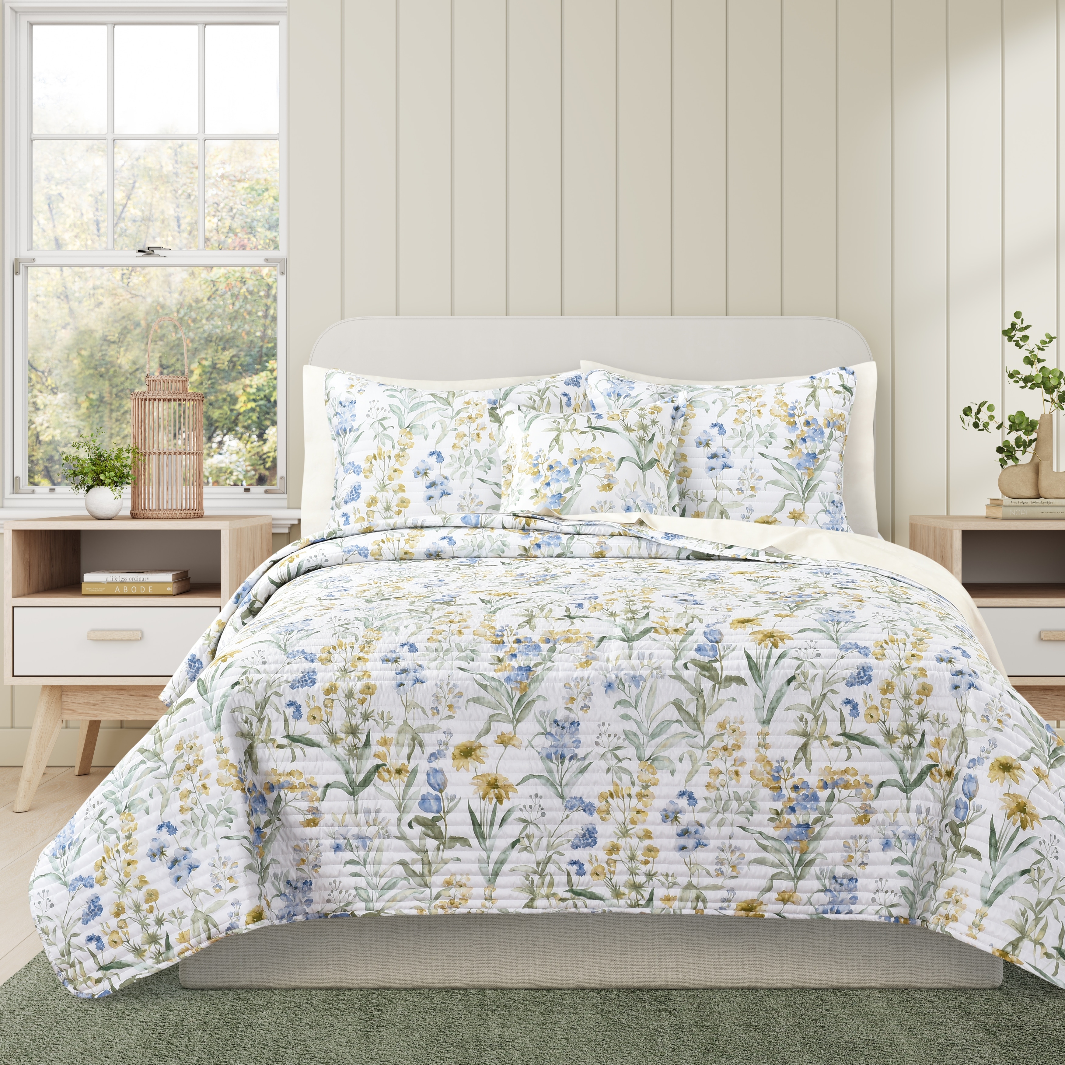 J. Queen Tallulah Blue Floral Quilt Set