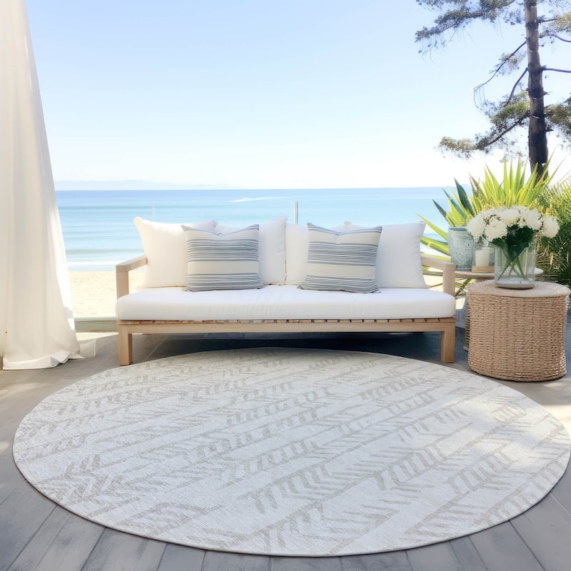 Machine Washable Indoor/ Outdoor Chantille Modern Arrows Rug - Ivory - 8' x 8'