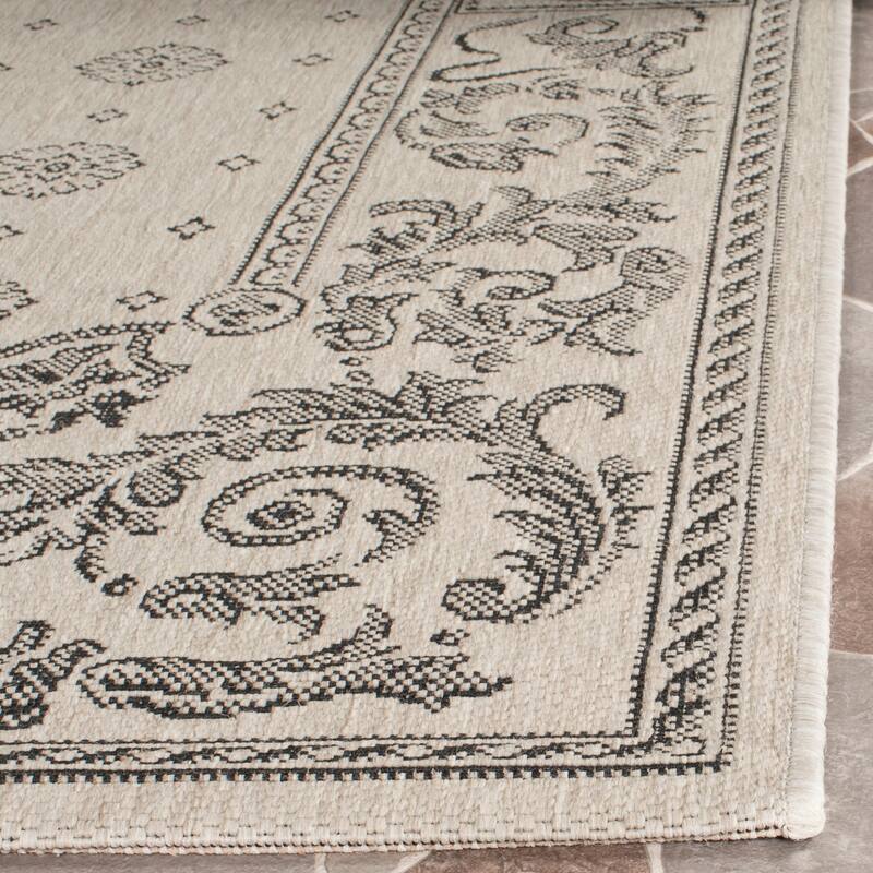 SAFAVIEH Courtyard Beverley Indoor/ Outdoor Waterproof Patio Backyard Rug