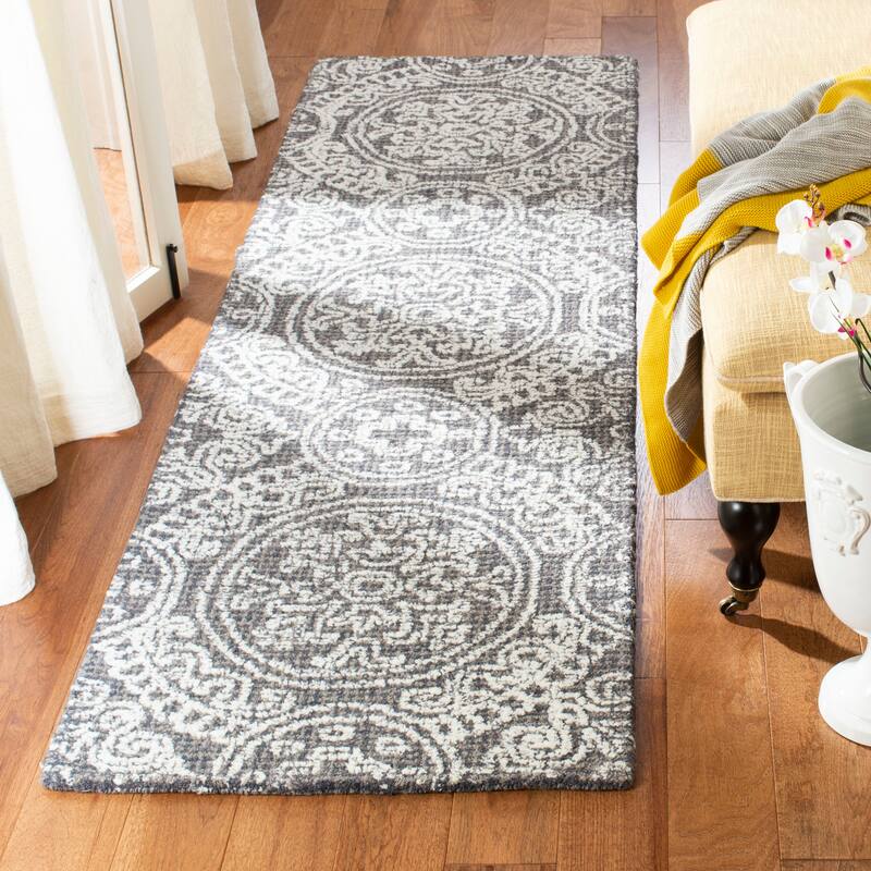 SAFAVIEH Handmade Abstract Pramila Modern Wool Rug - 2'3" x 8' Runner - Grey/Ivory