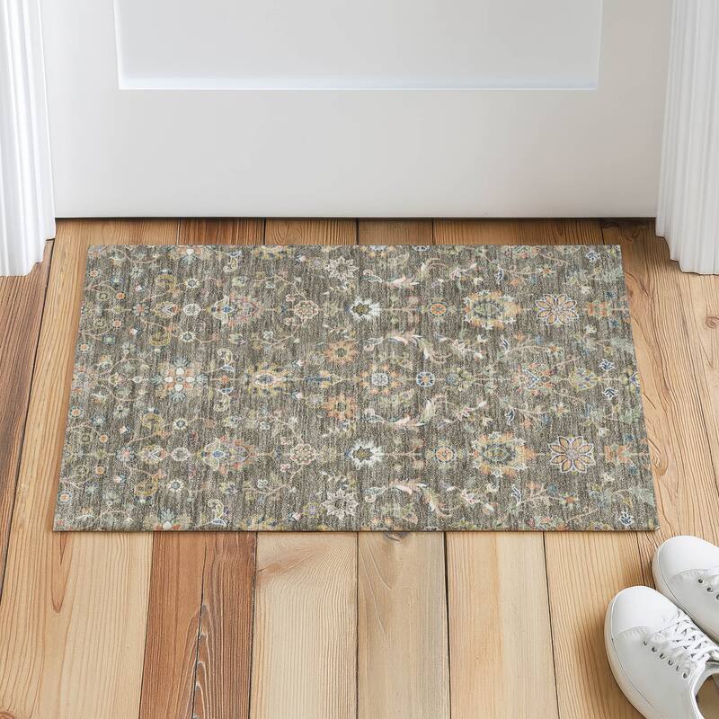 Machine Washable Indoor/ Outdoor Traditional Basalt Chantille Rug