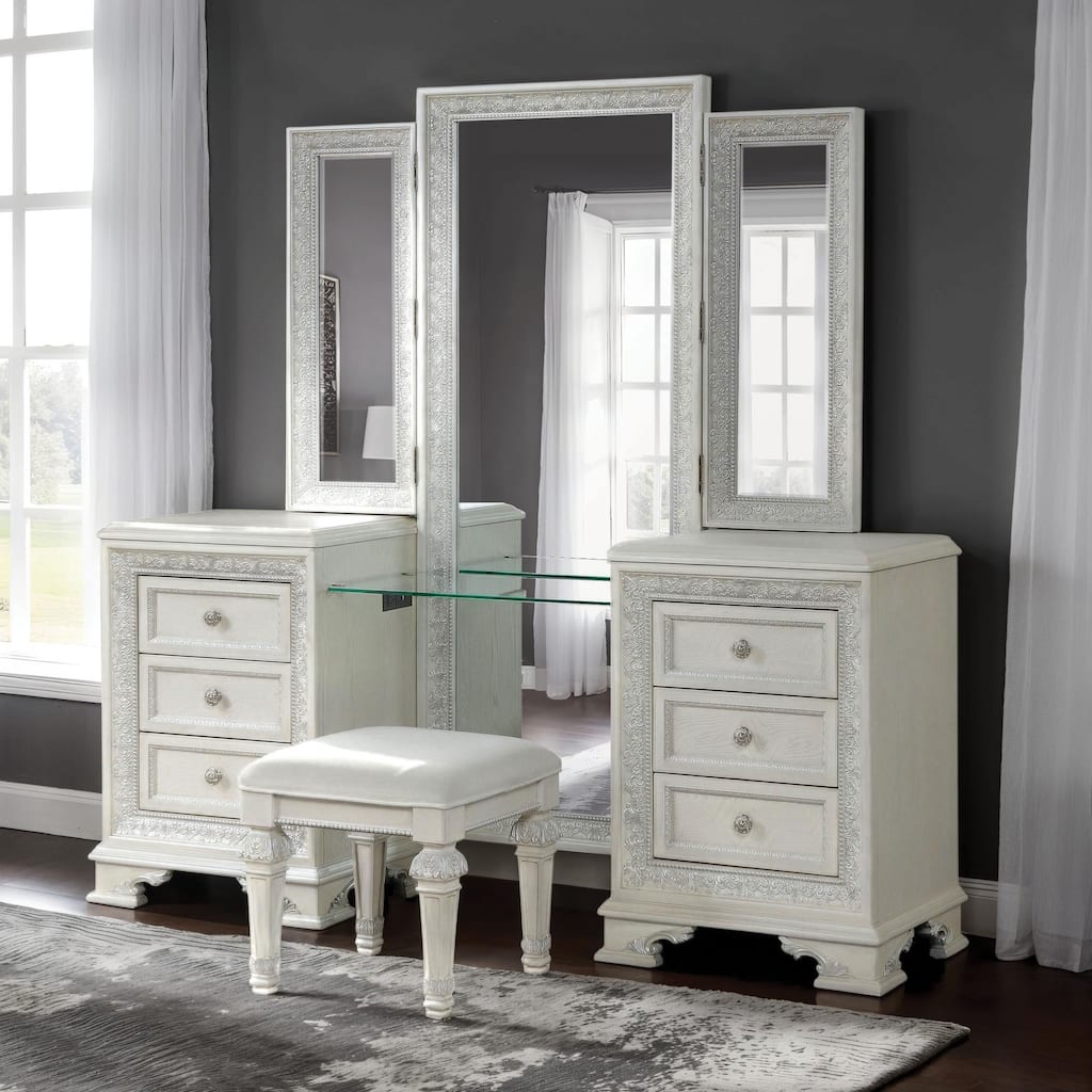 Furniture of America Fornan Traditional Creamy White Solid Wood 6-Drawer Vanity Set with LED Light and Power Outlet
