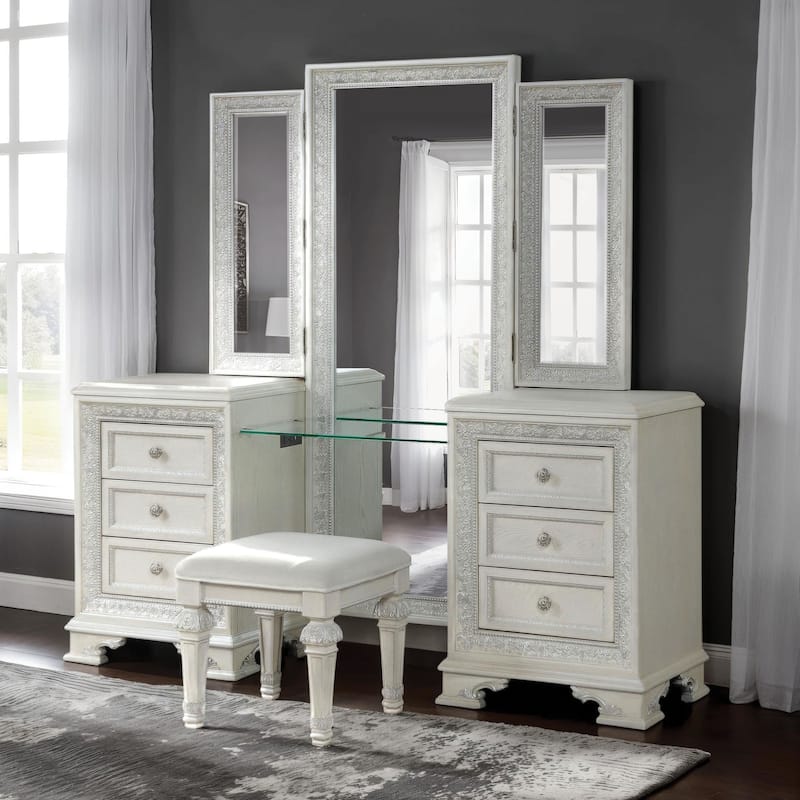 Furniture of America Fornan Traditional Creamy White Solid Wood 6-Drawer Vanity Set with LED Light and Power Outlet - Creamy White