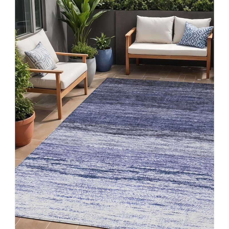 HomeRoots Ombre Transitional Rectangle Outdoor Rug - 5' X 8'