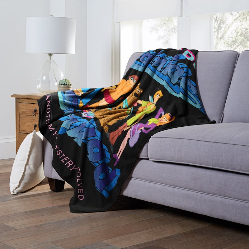 Warner Brothers Scooby-Doo Brainiac Squad Silk Touch Throw Blanket