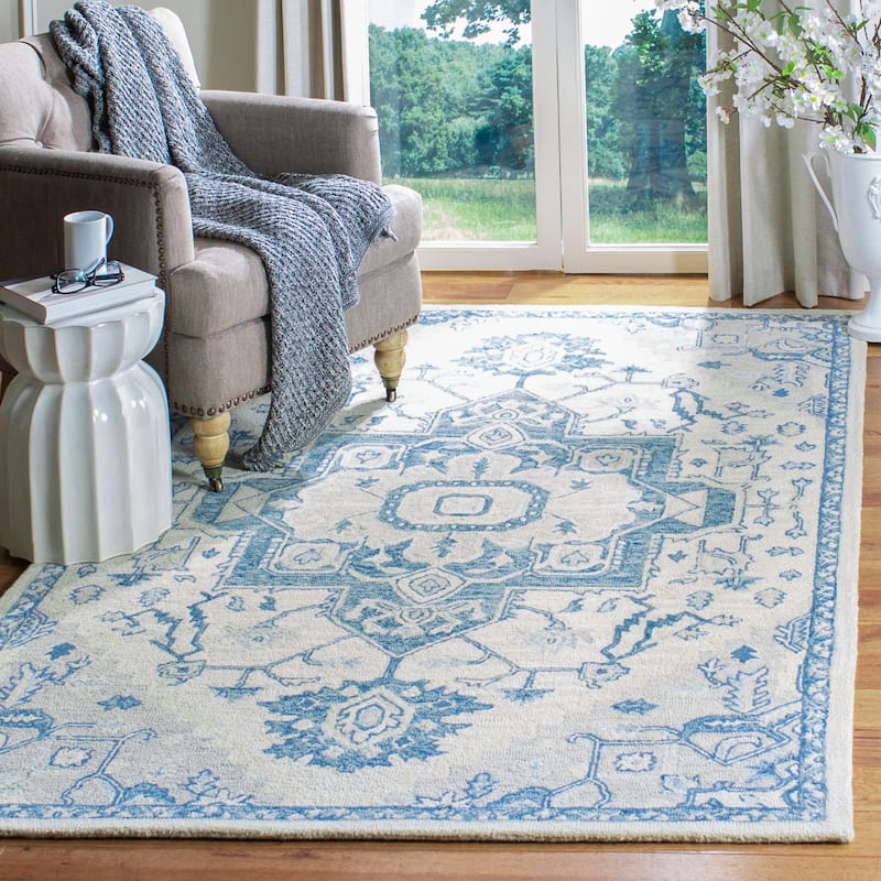 SAFAVIEH Handmade Micro-Loop Gulseven Medallion Wool Rug - 2'6" x 4' - Ivory/Blue