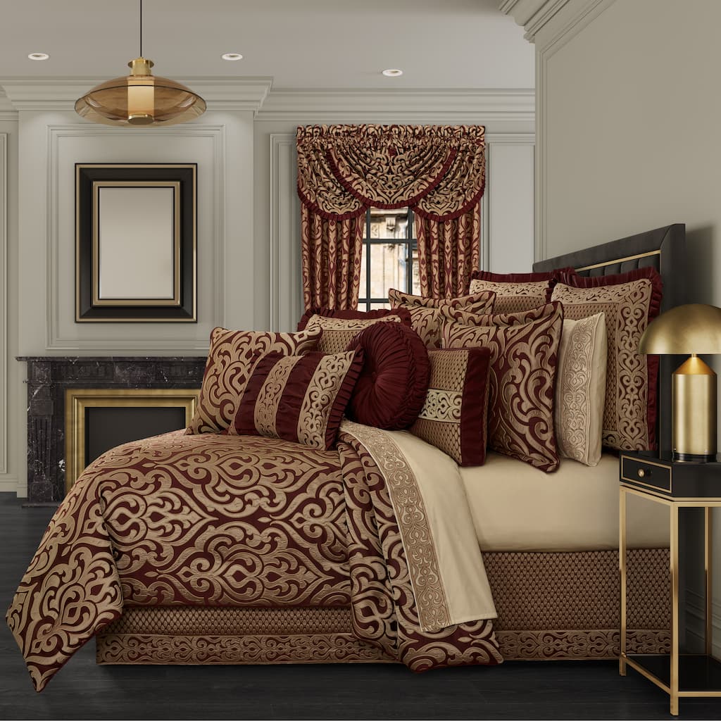 J. Queen New York Renzo Comforter Set