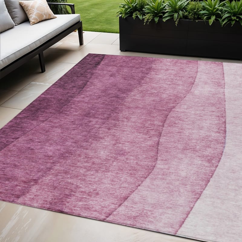HomeRoots Ombre Transitional Rectangle Outdoor Rug - 5' X 8'