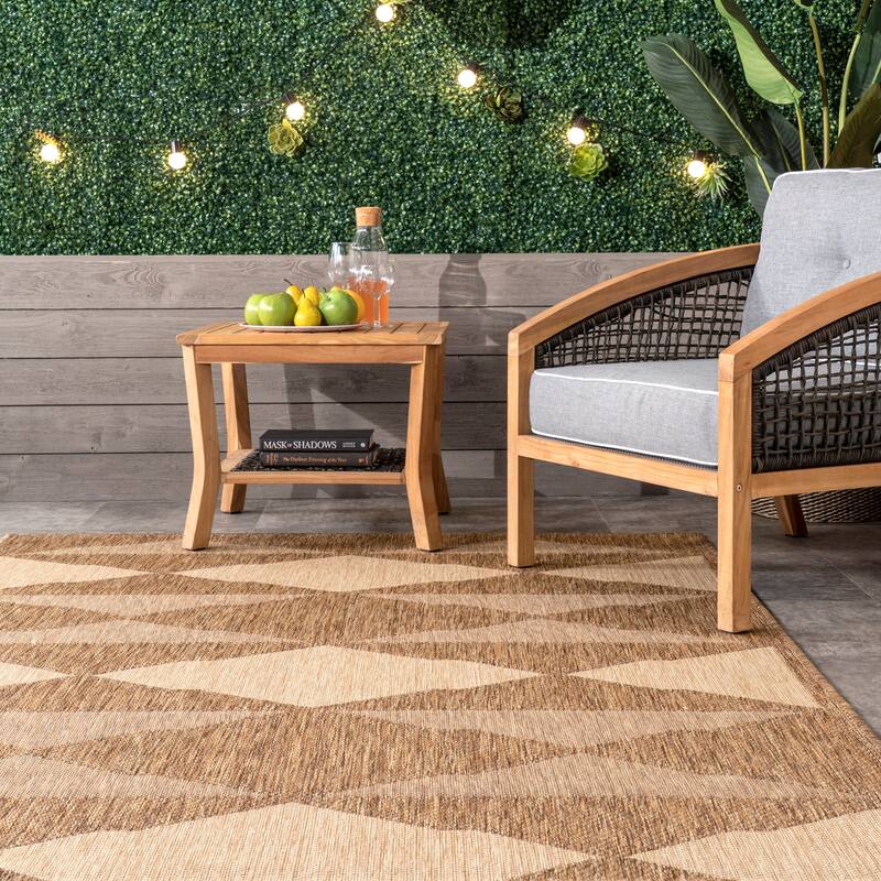 Nuloom Mickey Geometric Indoor/Outdoor Area Rug