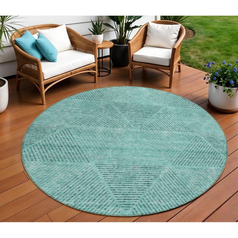 HomeRoots Geometric Transitional Rectangle Outdoor Rug - 8' Round