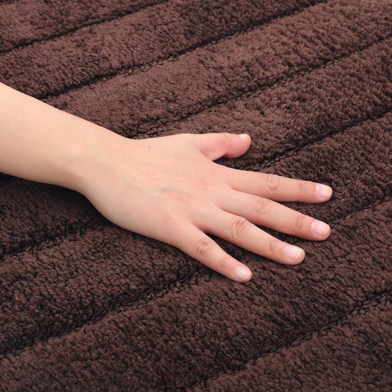 Soft Stripe Bathroom Rug, Rubber Backing Quick Dry Microfiber Rugs Non Slip Absorbent Mat for Shower Floor, Bath Decor