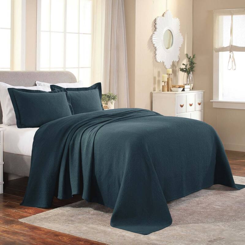 Superior Fleur De Lis Cotton Decorative Bedspread Set