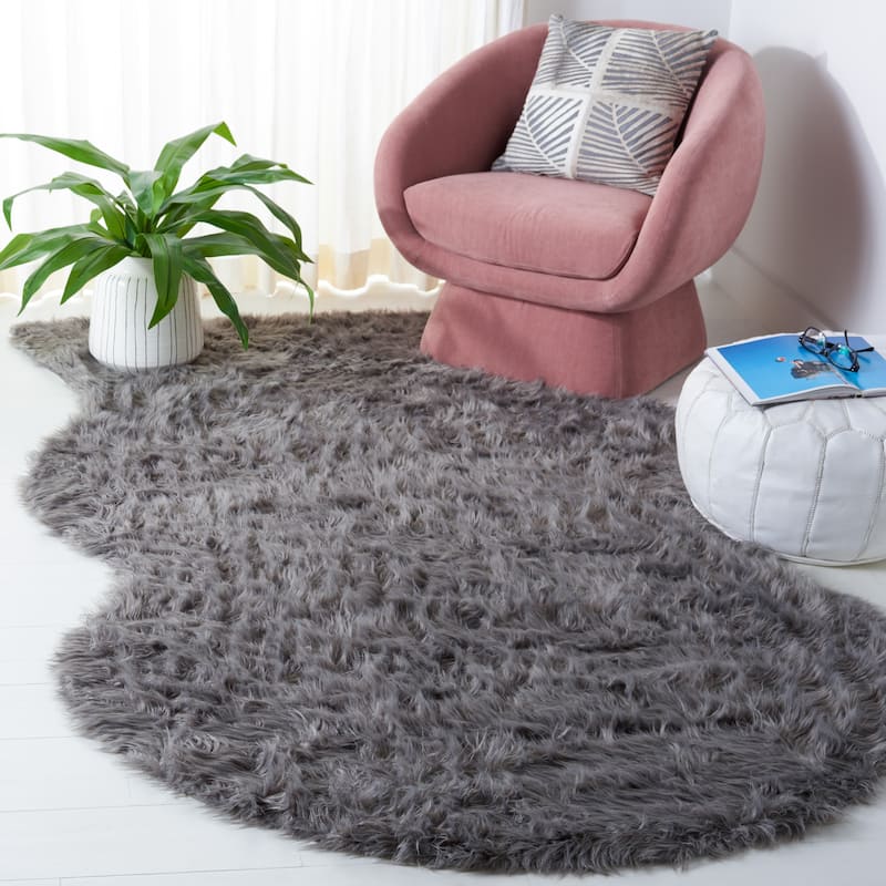 SAFAVIEH, Faux Sheep Idith Shona 2.4-inch Thick Rug