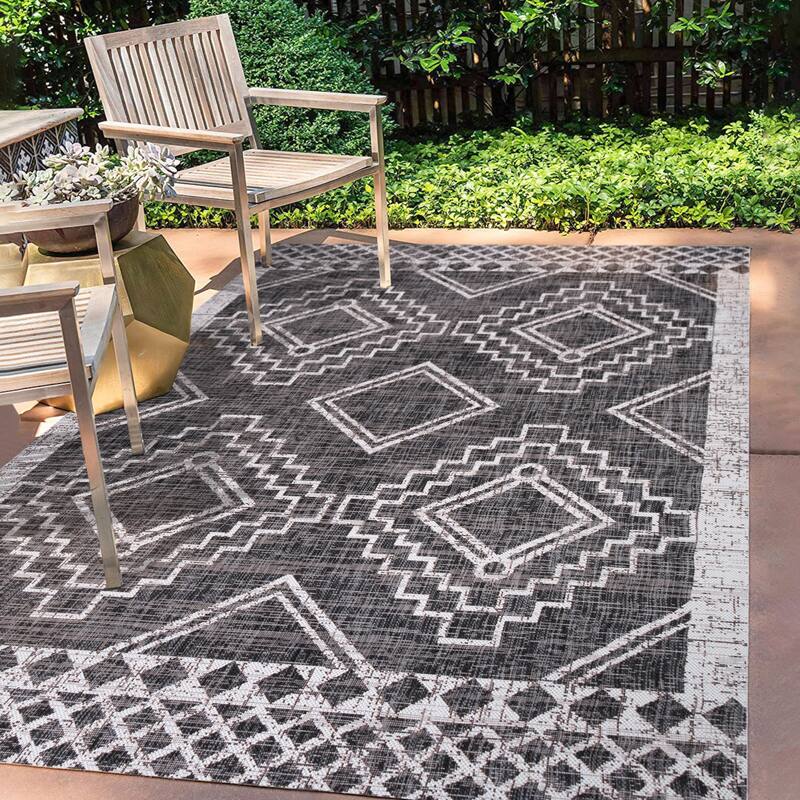 JONATHAN Y Carwa Diamond Tribal Medallion Indoor/Outdoor Area Rug