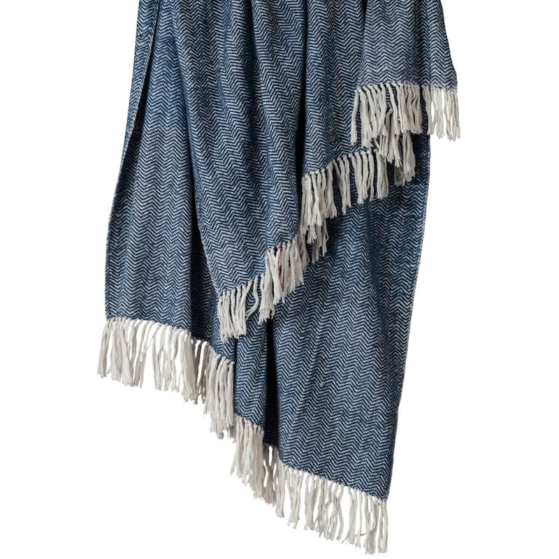 HomeRoots 50" X 60" Navy Blue And White Chevron Cotton Throw Blanket with Fringe