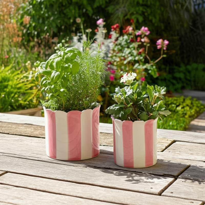 Ceramic Planter Scalloped Edge and Vertical Textured Design (Set of 2) - 8" x 8" x 7"