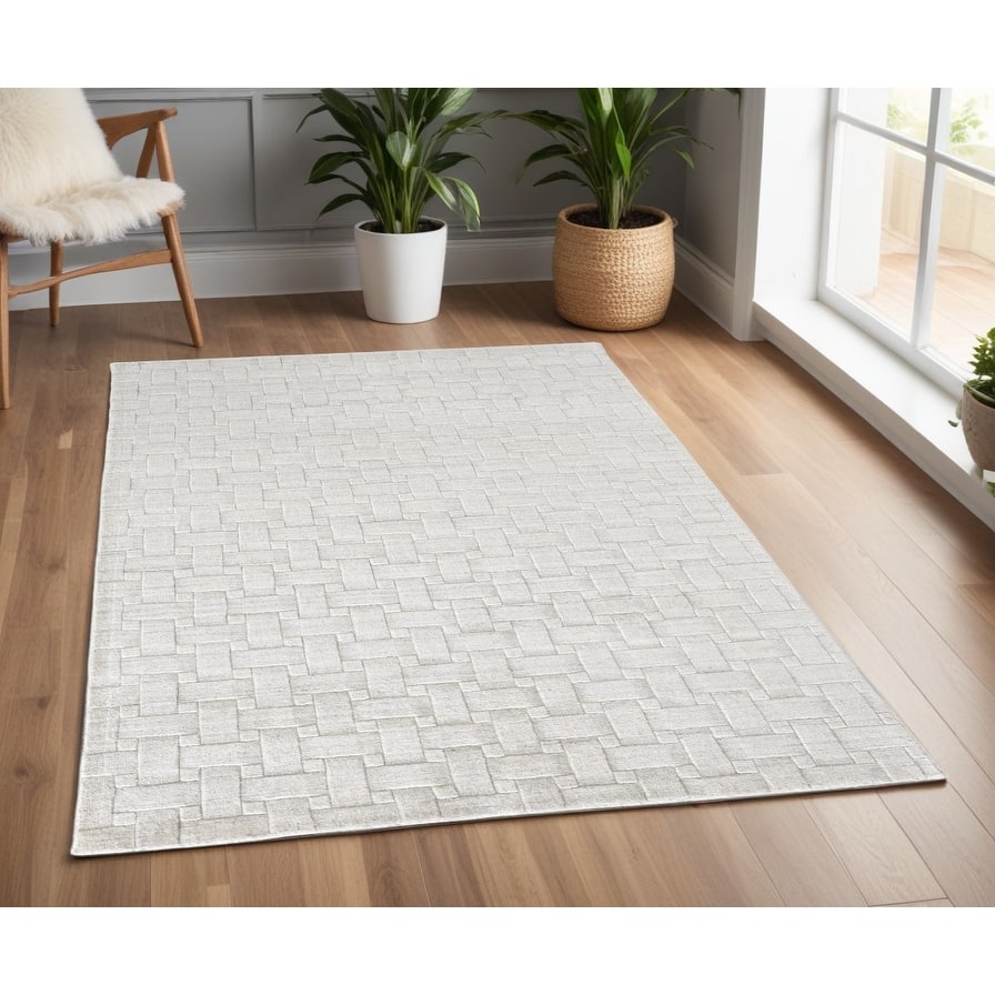 Vezo Woven Area Rug By HomeRoots - 66' X '42' X '0.43