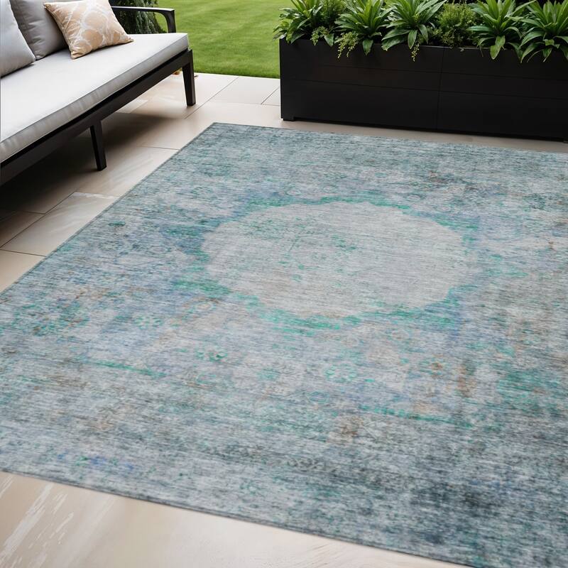 HomeRoots Oriental Traditional Rectangle Outdoor Rug - 5' X 8'