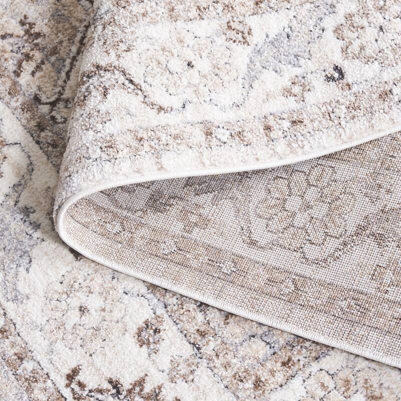 SAFAVIEH Opal Heidie Oriental Rug