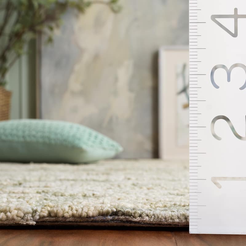 SAFAVIEH Handmade Abstract Lorette Wool Rug