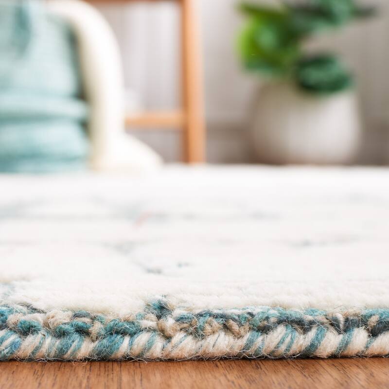 Martha Stewart by SAFAVIEH, Handmade Siun Abstract Wool Rug