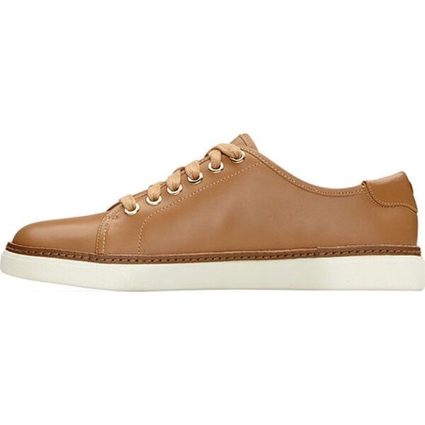 leah casual sneaker