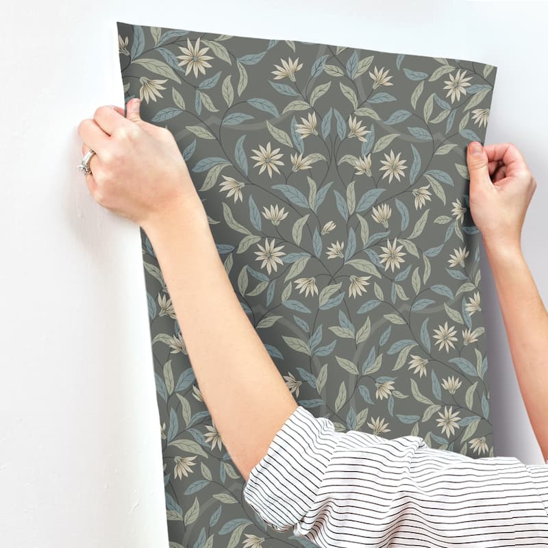 Norwalk Jasmine 27 in. x 27 ft. = 60.75 sq. ft Wallpaper Roll
