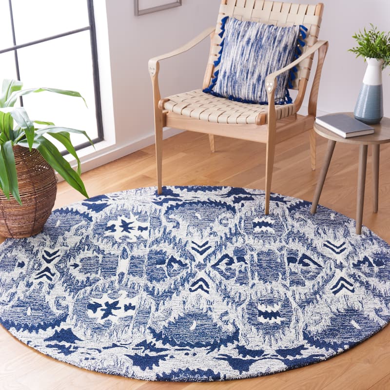 SAFAVIEH Handmade Ikat Ekaterini Bohemian Wool Rug - 6' Round - Blue/Ivory
