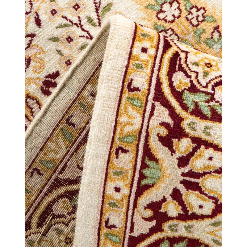 Overton Handknotted Wool Traditional Oriental Ivory Area Rug - 4' x 6'