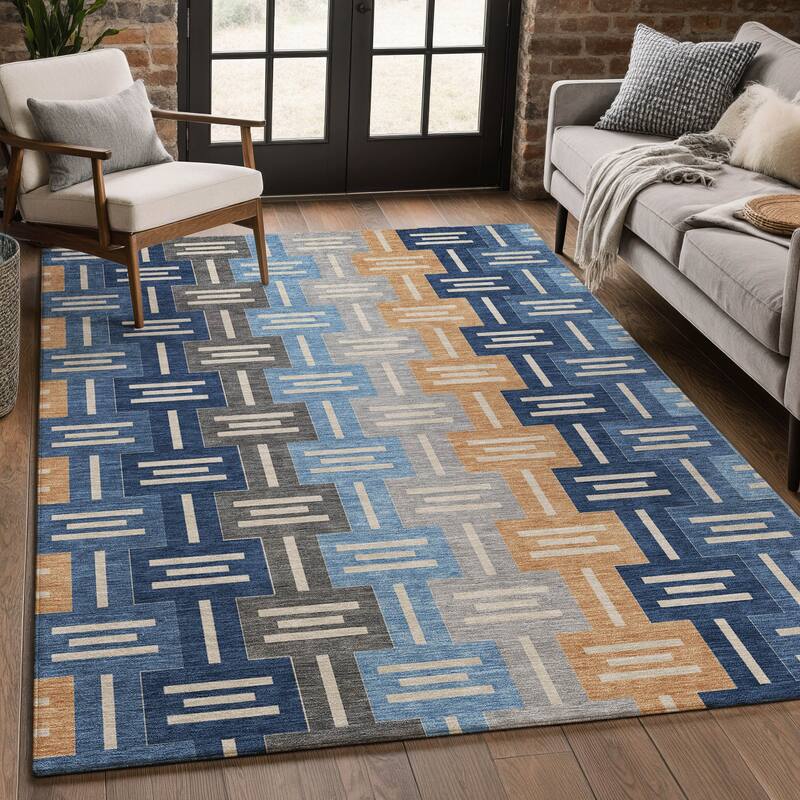 Machine Washable Indoor/ Outdoor Modern Wamego Chantille Rug