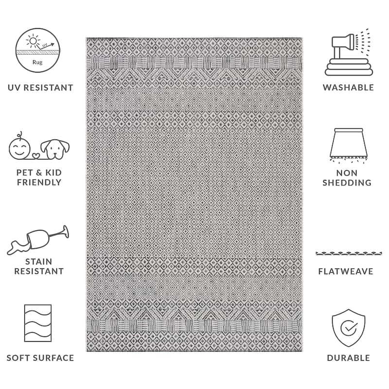 SAFAVIEH Courtyard Leonara Indoor/Outdoor Waterproof Patio Backyard Rug