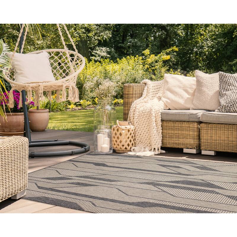 Liora Manne Monaco Vienna Indoor/Outdoor Area Rug - 6'6" x 9'4" - Taupe
