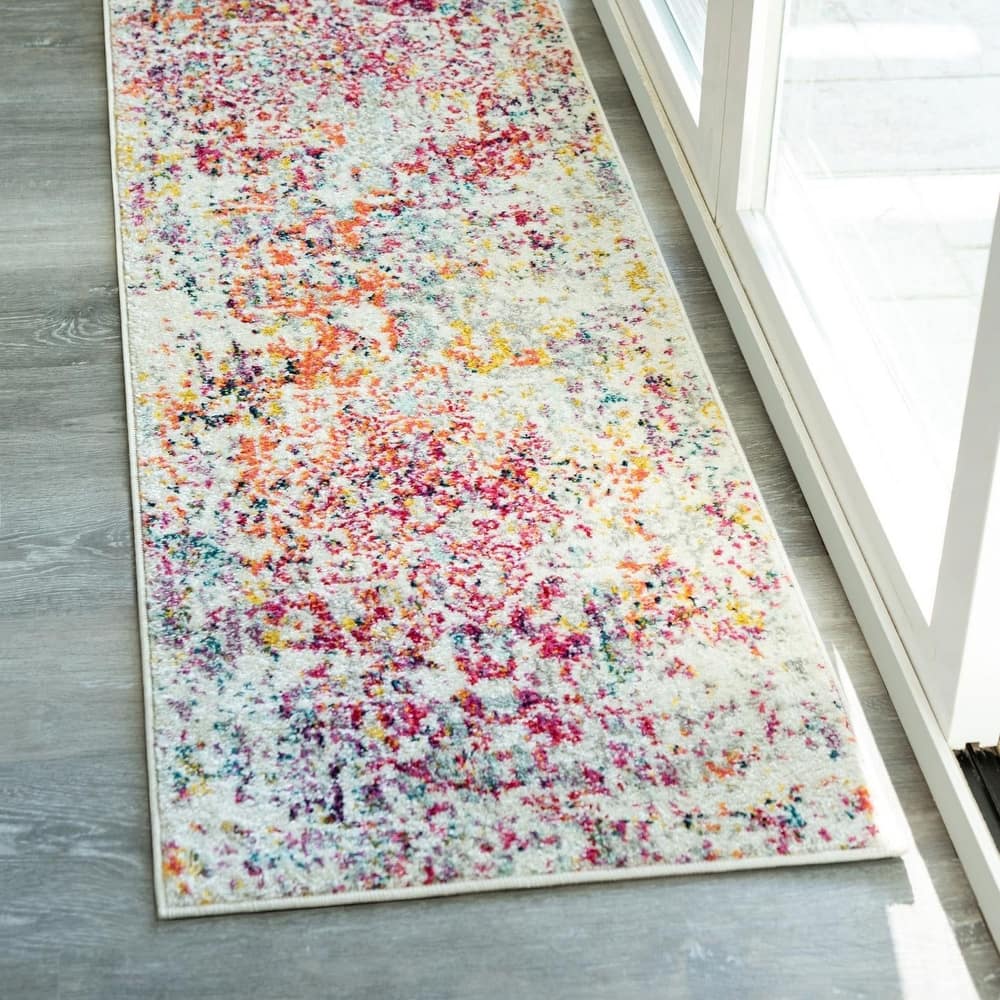 Traditional Brenda Collection Area Rug