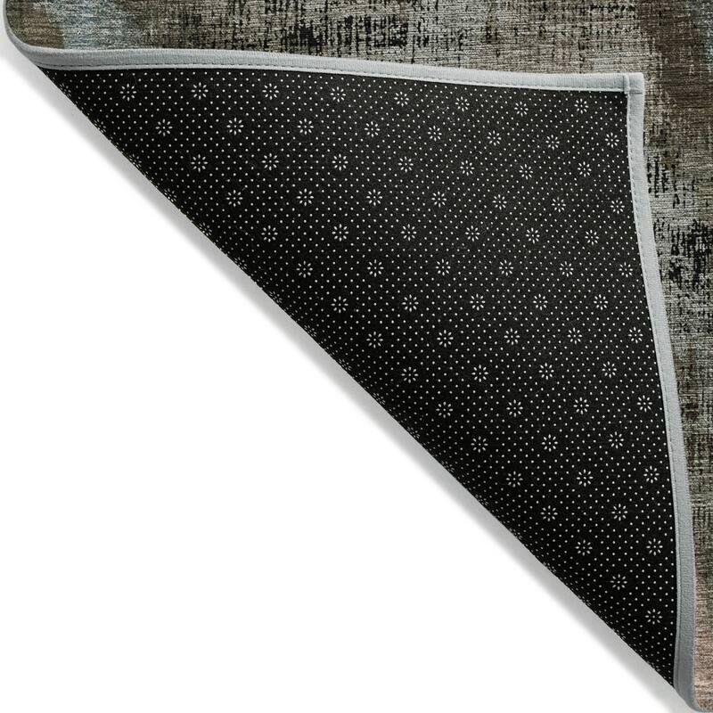 Machine Washable Indoor/ Outdoor Chantille Distressed Chevron Rug